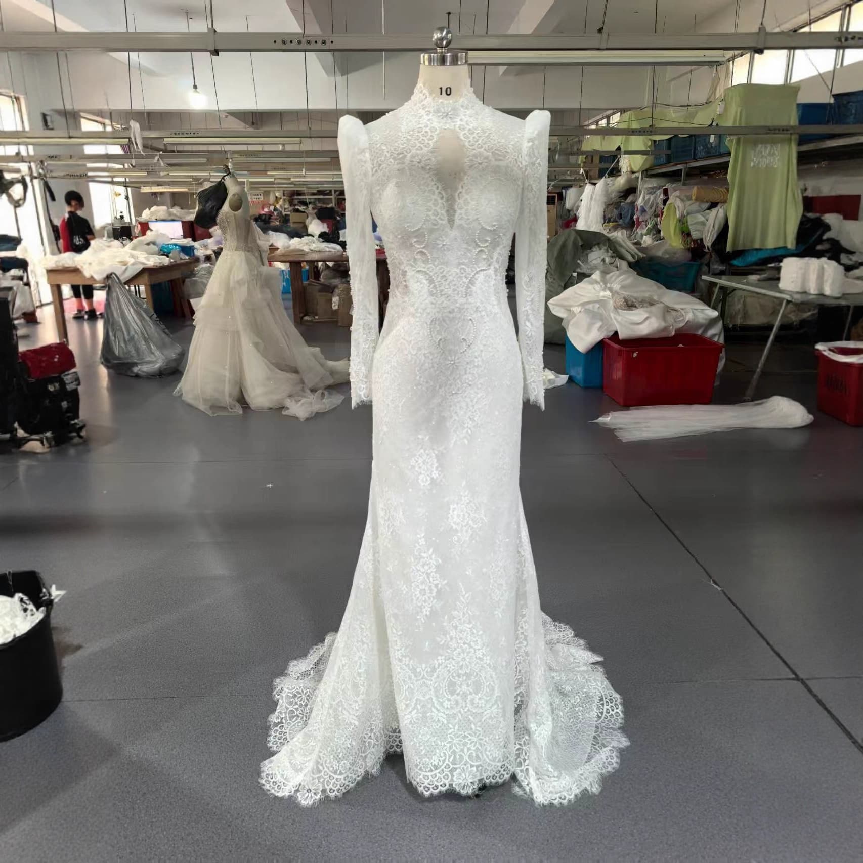 Factory direct supply high collar lace long sleeve fishtail wedding dress exquisite hollow slimming slimming bridal dress light luxury wedding dress