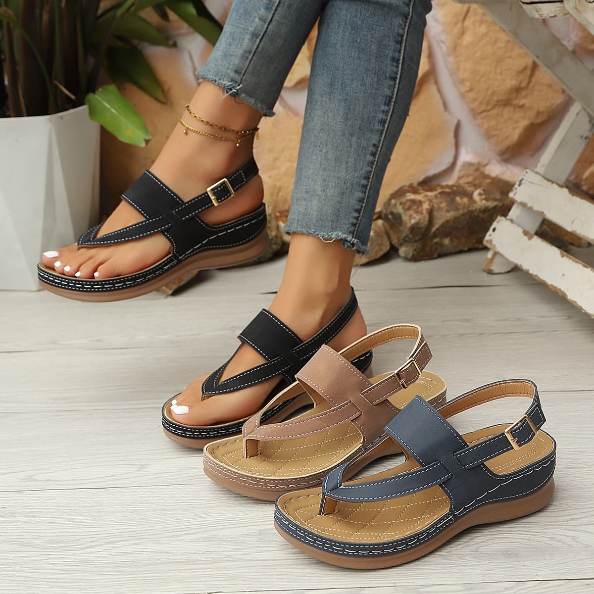 Large Size Wedge Toe Clip Sandals Women 2025 New Thick Sole Hollow Casual Flip Flop Sandals Women Slippers