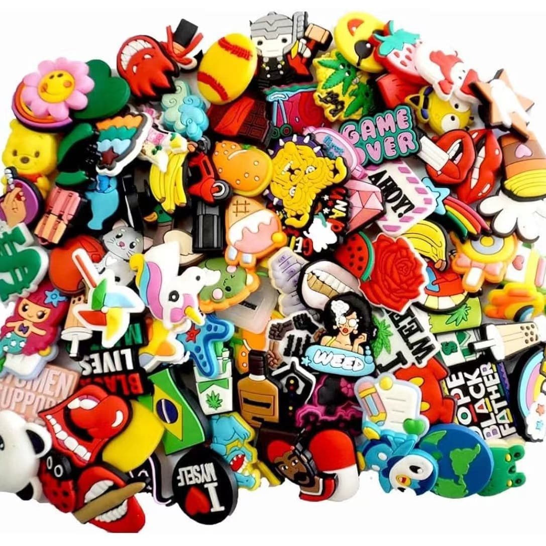 Cross-border e-commerce, clogs with decorative buckles, PVC soft rubber buckles, detachable garden shoes, random mix of shoe accessories.