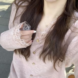 2025 Autumn New Sweet V-Neck Lace Patchwork Pullover Sweater Knitwear Long-Sleeve Top for Women