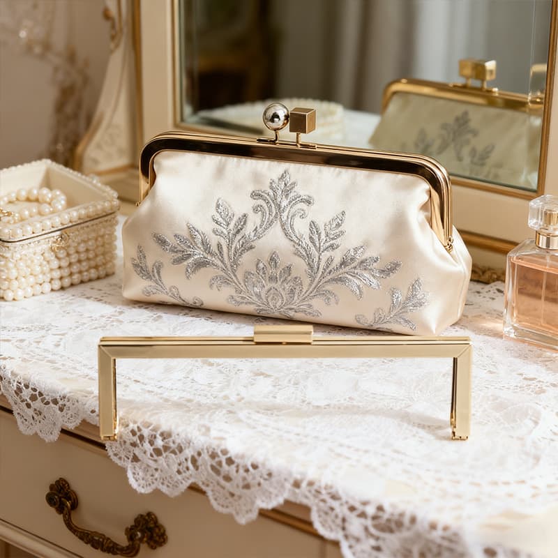 Trendy Gold-Plated Metal Large Lockable Durable Women's Bag Frame Hinge Handle Accessories