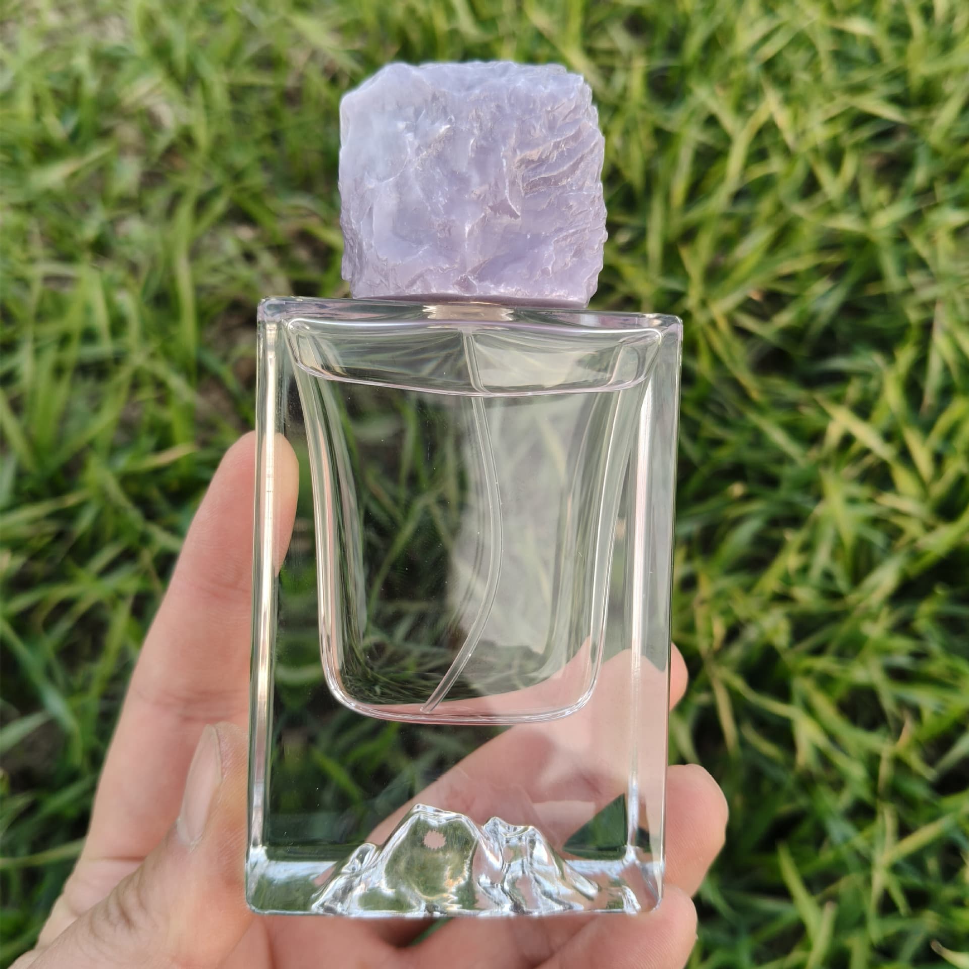 In-Stock Perfume Bottle, New 50ml Flat Square Mountain-Base Crystal White Glass Perfume Bottle, Stone Cap Perfume Bottle