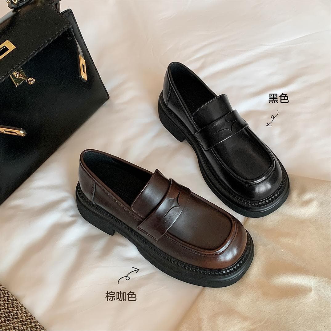 557 Huidong Yixinda British Style Retro Burnished Platform Lazy Loafers Women Large Size Leather Shoes