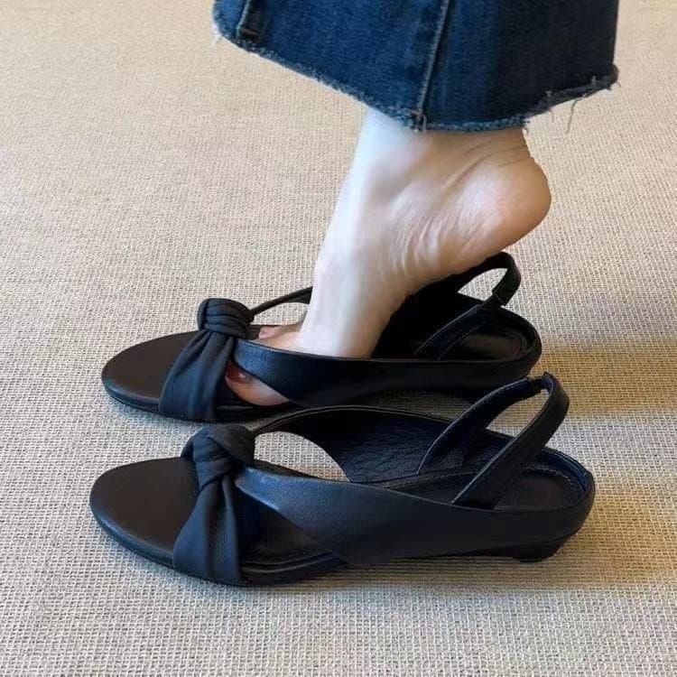Roman-Style Retro Suede Peep-Toe Sandals for Women, Summer 2025 New Niche Design, Simple Chunky Mid-Heel Wedge