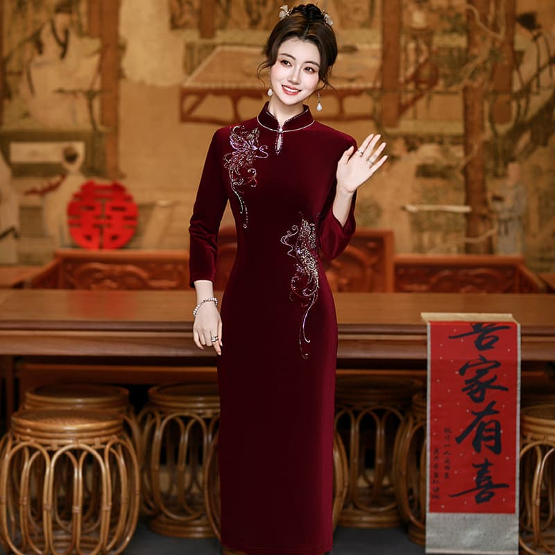Autumn and Winter Formal Qipao Dress for Middle-aged Women, Mother of the Bride/Groom Wedding Banquet Attire, High-end Gold Velvet Dress