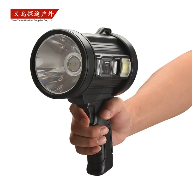 Outdoor P50 high-intensity searchlight, solar-powered, LED high-power portable light, emergency flashlight with extremely bright light.