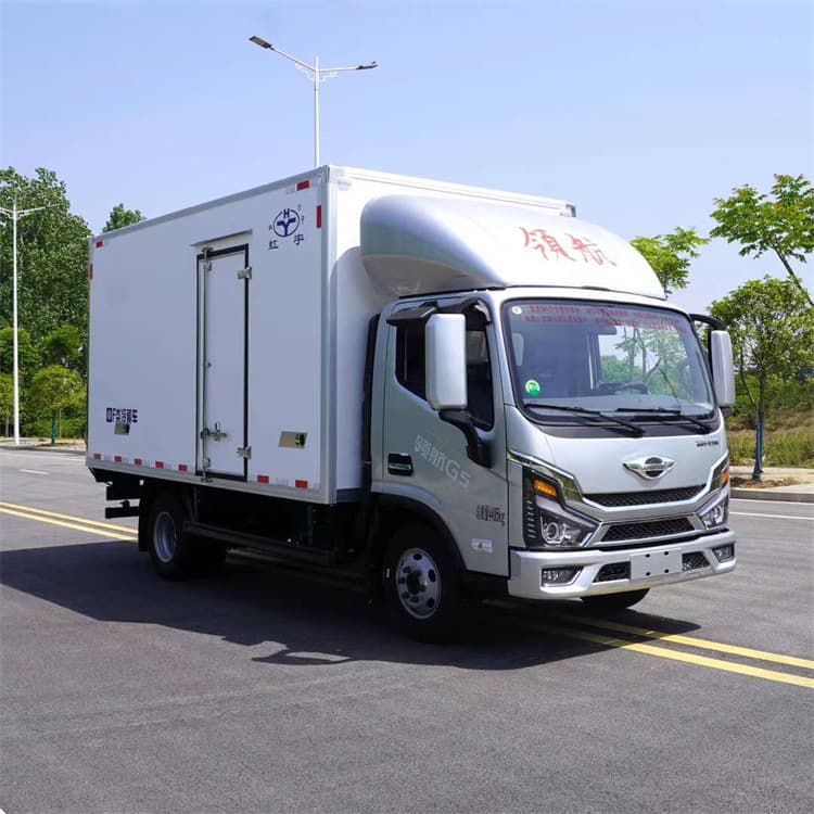 4.2m Foton Ollin Refrigerated Truck for Pork Carcass, Fruit, Eggs - Insulated Van
