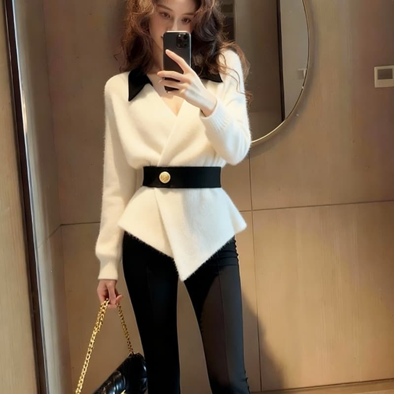 Women's 2025 New Style Unique Elegant Waist-Nipped Chanel-Style White Knit Cardigan for Fall/Winter