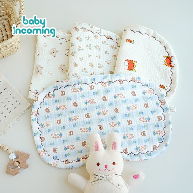 Children's Pillow 0-6 Months, Baby Cloud Slice Pillow, Infant Sweat-Absorbent Breathable Anti-Spit-Up Pillow Slice, Eight-Layer Gauze Pillowcase