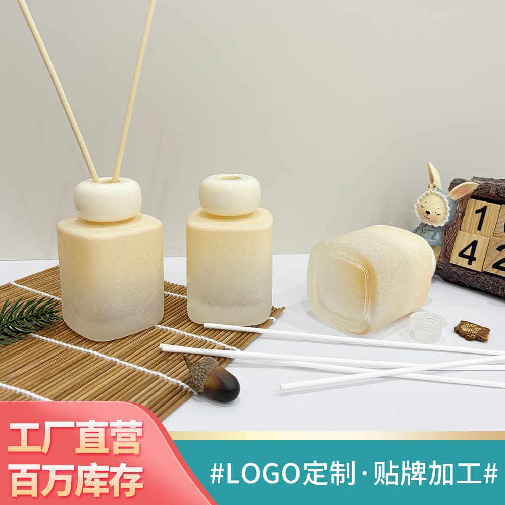 Manufacturer's new product wholesale 100ML rounded square aromatherapy glass bottle rattan volatile aroma diffuser empty bottle fragrance home