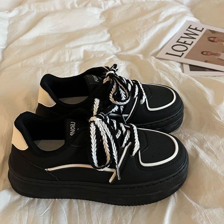 Black Casual Shoes for Women, Spring and Autumn 2026 New Style, Versatile, Korean Style, Thick-Soled Sneakers, Trendy Shoes for Women