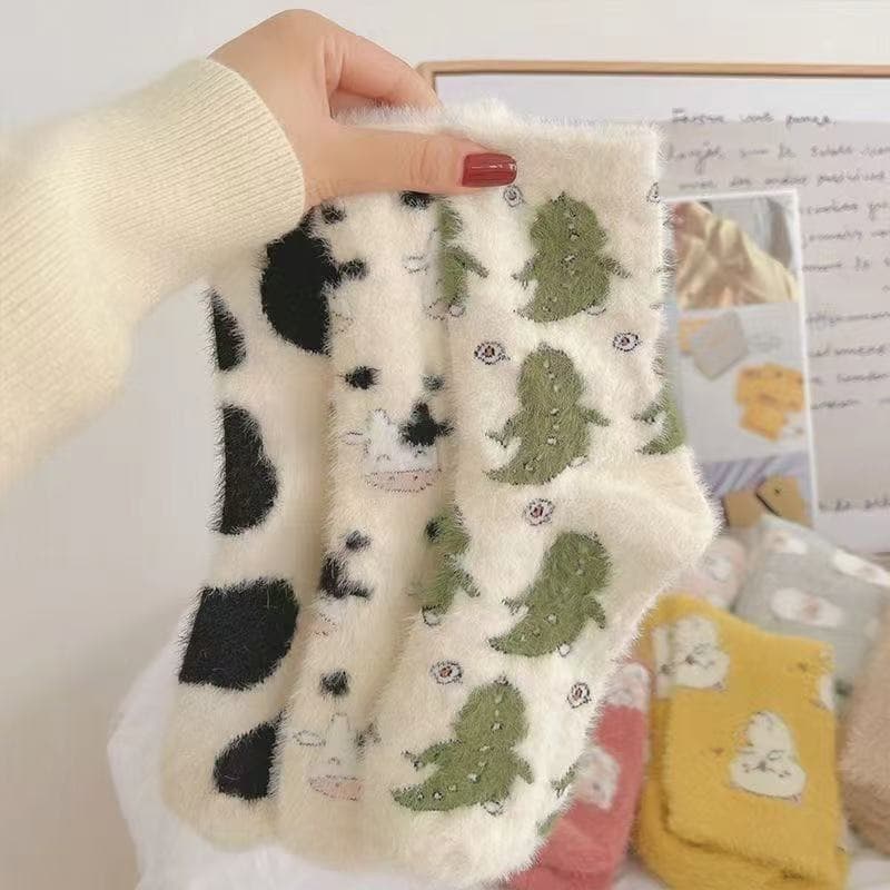 Winter cow dinosaur warm mink fleece socks for women, cute mid-calf socks, thick winter floor socks, casual wear.