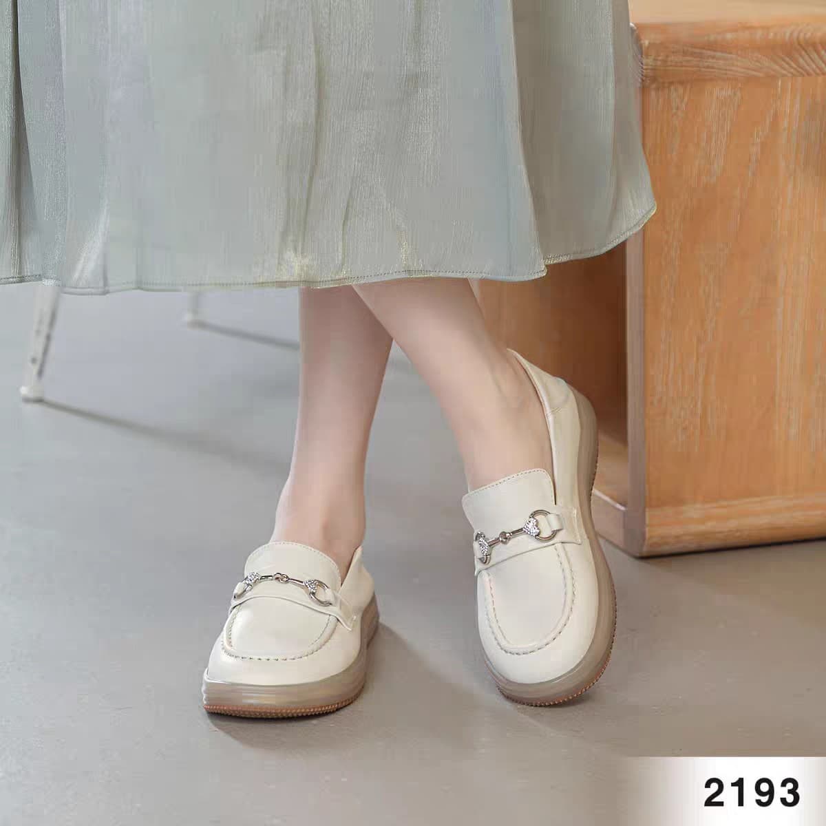 Women's Top-Layer Calfskin White Shoes, Shallow Mouth, Heel-Collapsible Slip-On Flat Shoes, Soft Leather, Non-Slip, Maternity Loafers