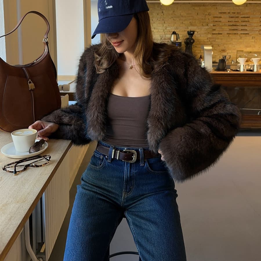 Brown Fashionable Faux Fur Jacket Short Style New Loose Comfortable Jacket Covering Flesh and Slimming Plush Jacket Wholesale