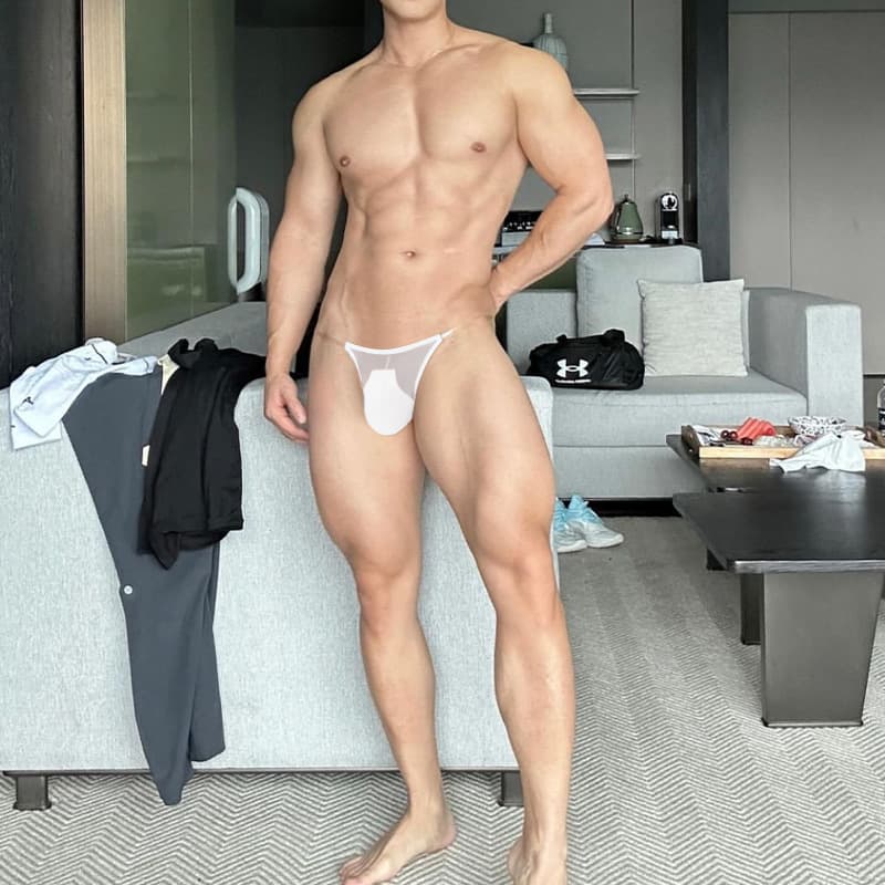 Summer transparent and sexy high-cut men's briefs, thin ice silk fitness breathable elastic seamless quick-drying underwear for men