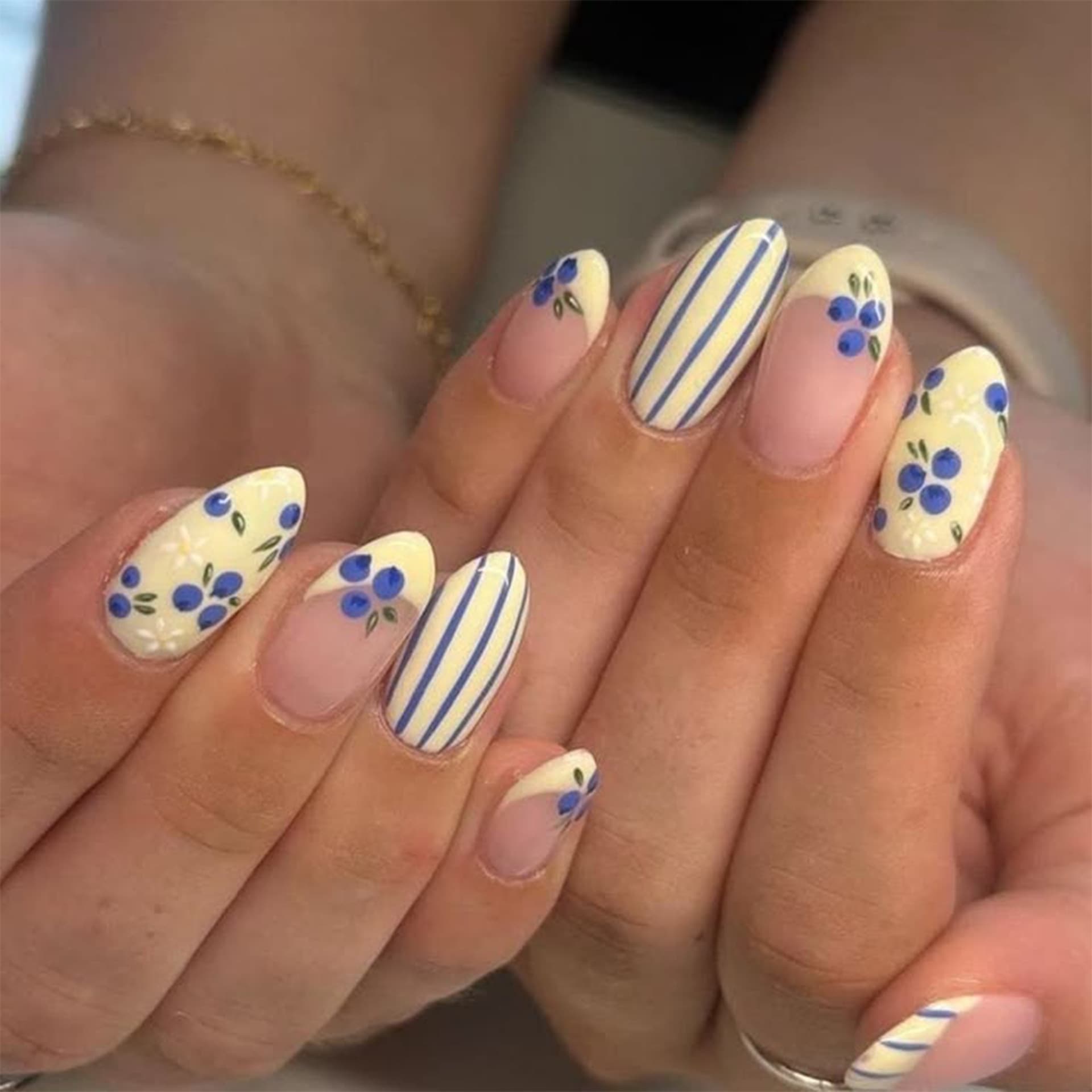 Lefan Polka Dot French Press-On Nails Short Almond Nails Flower Bow Nail Tips Press-On Fake Nails Wholesale