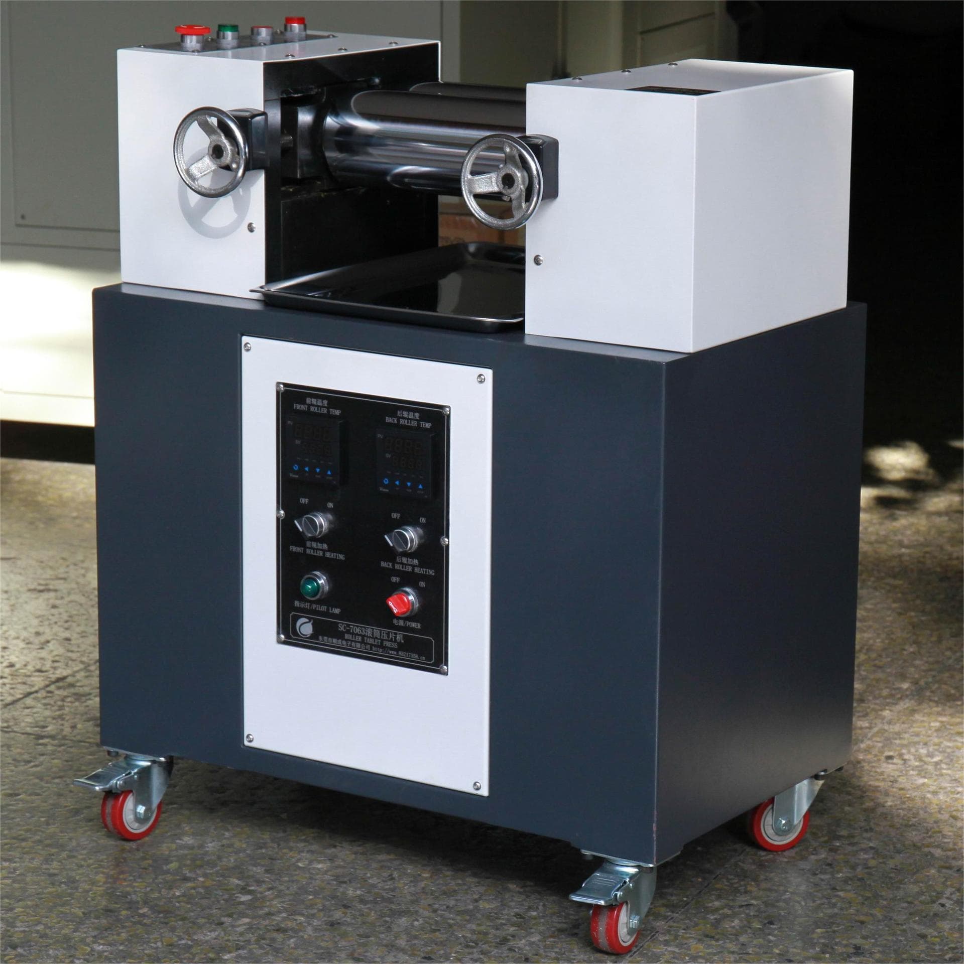 PVC Experimental Open Mixing Mill, Electric Heating Double Roller Tablet Press, Plastic Color Matching Rubber Mixing Machine, Pincheng Instrument