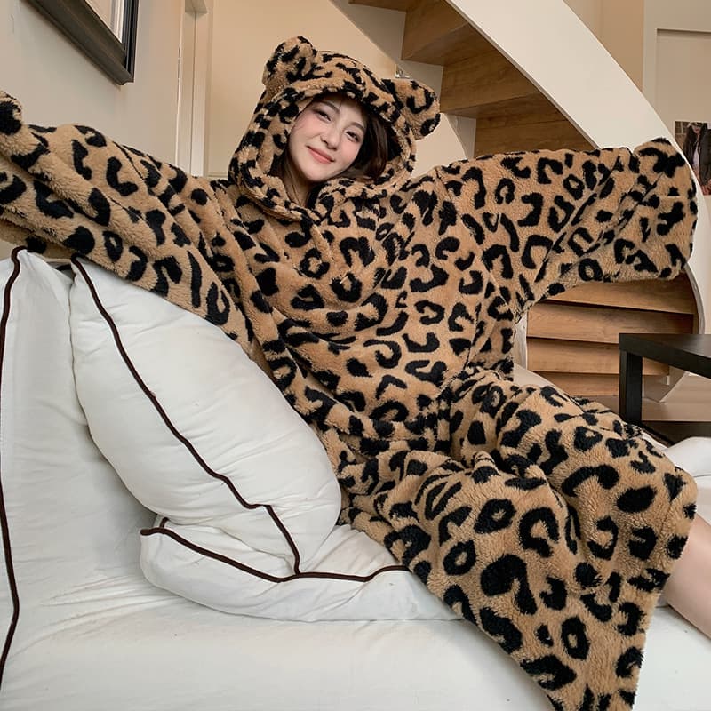 Winter Coral Fleece Hooded Nightgown for Women, Thick Korean Style Warm Flannel Loungewear Wholesale