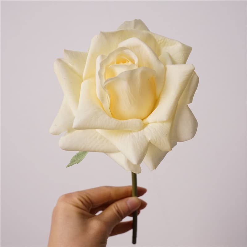 Special price high quality hand feeling moisturizing corner rose short branch rose flower wedding wedding room decoration decoration props