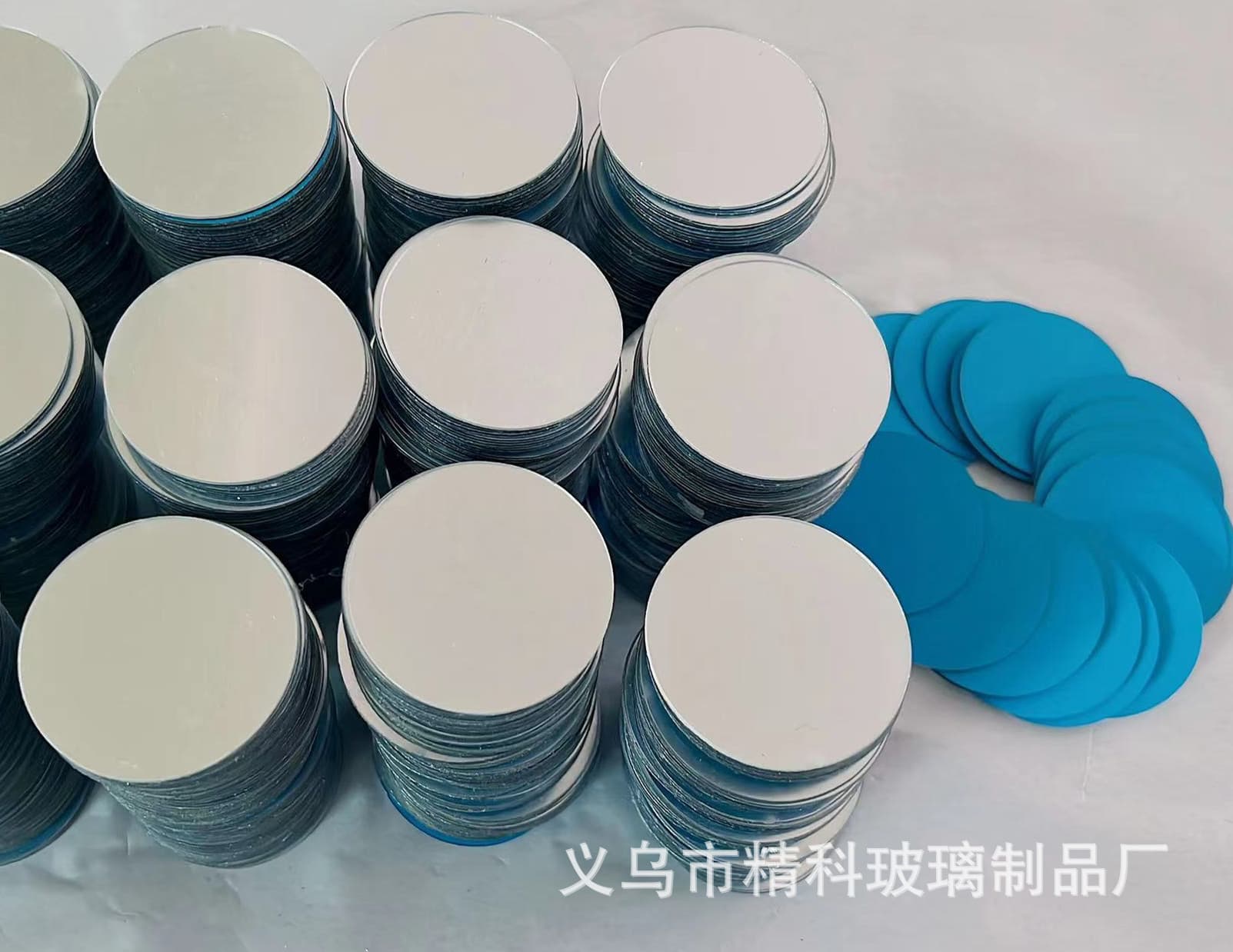 Factory produces 1-3mm acrylic mirror sheets cut into various shapes, acrylic mirrors, plexiglass lenses