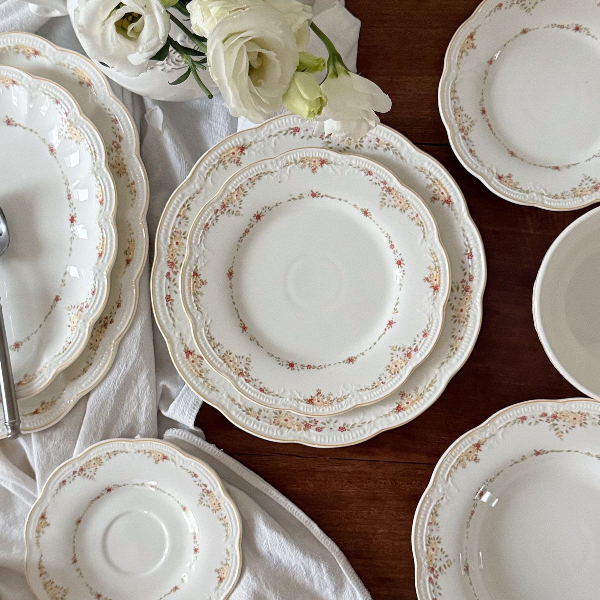 French Lace Floral Gold Rim Ceramic Tableware Ceramic Plate Dessert Plate Western Food Plate Coffee Cup and Saucer Deep Plate Oval Plate