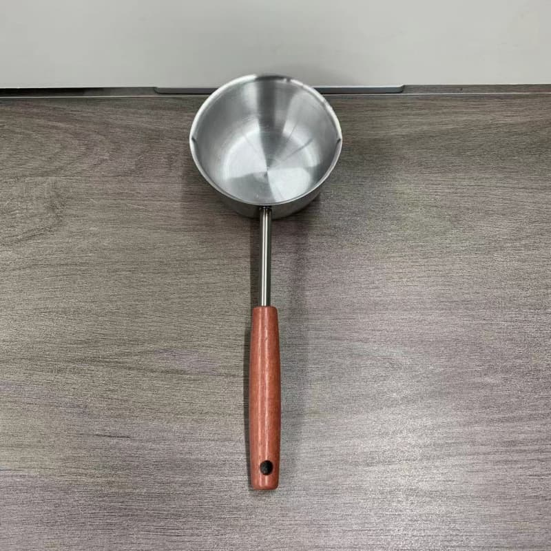 Stainless steel pouring oil pot milk pot food supplement pot pouring oil pot burning oil pot long handle kitchen household hot oil pot artifact