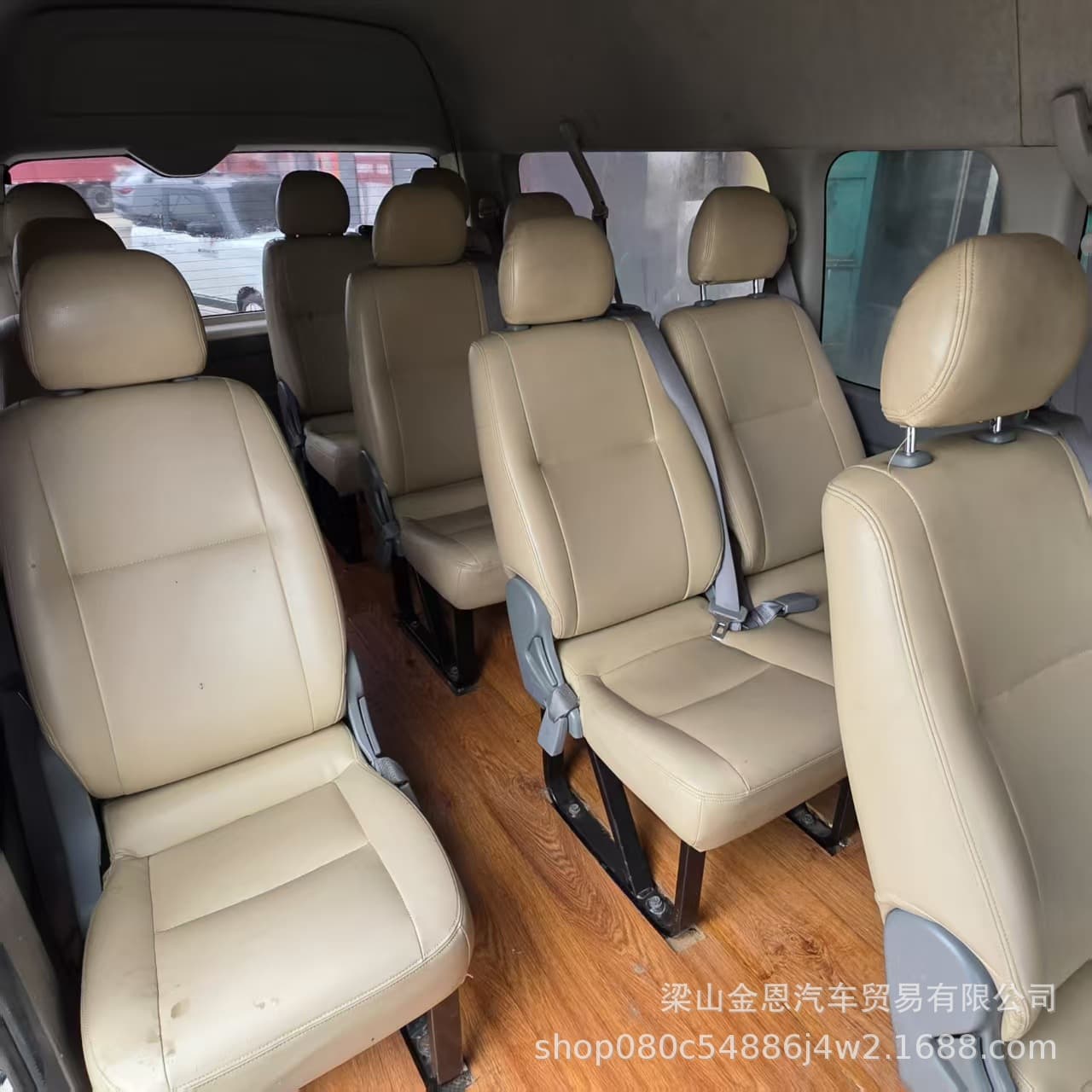 Toyota Hiace 14-Seater Minibus, Luxury Cabin Business Reception and Commuting Minibus, Toyota Van