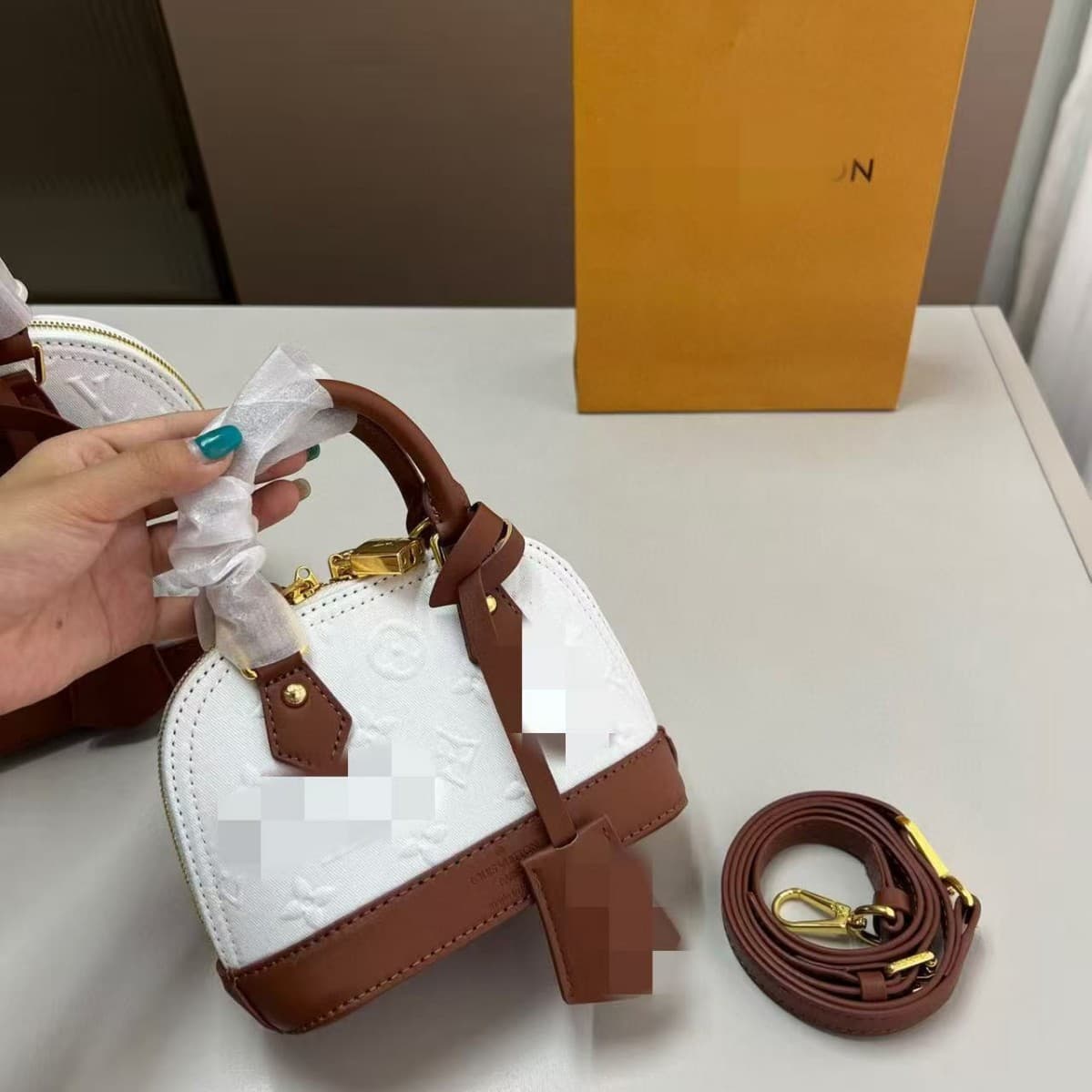 Xiaoxiangfeng Children's Shell Bag 2024 New Fashion Diamond Girls Handbag Simple Princess Chain Crossbody Bag