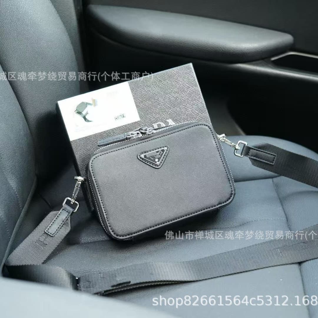 Prada Triangle Logo Cross-Grain Textured Zipper Camera Bag Men's Export Crossbody Bag