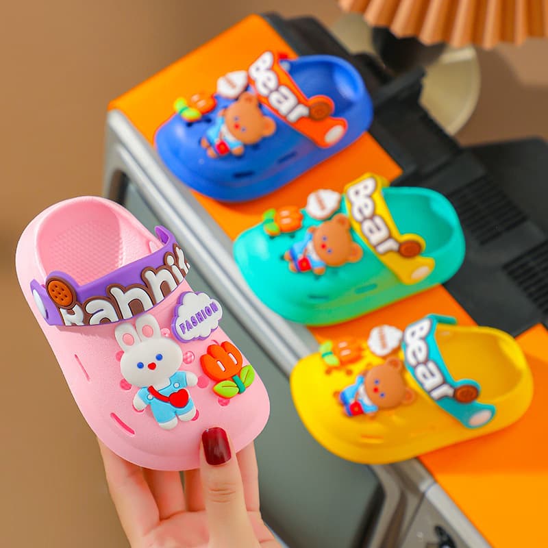 2026 New Model Cute Cartoon Non-Slip Clogs for Boys and Girls Aged 2-6 Years Old