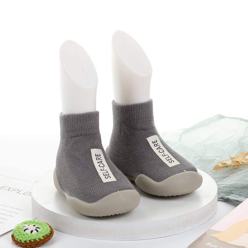 Baby floor shoes and socks, autumn and winter high-top non-slip toddler shoes and socks, boys and girls, wholesale available.
