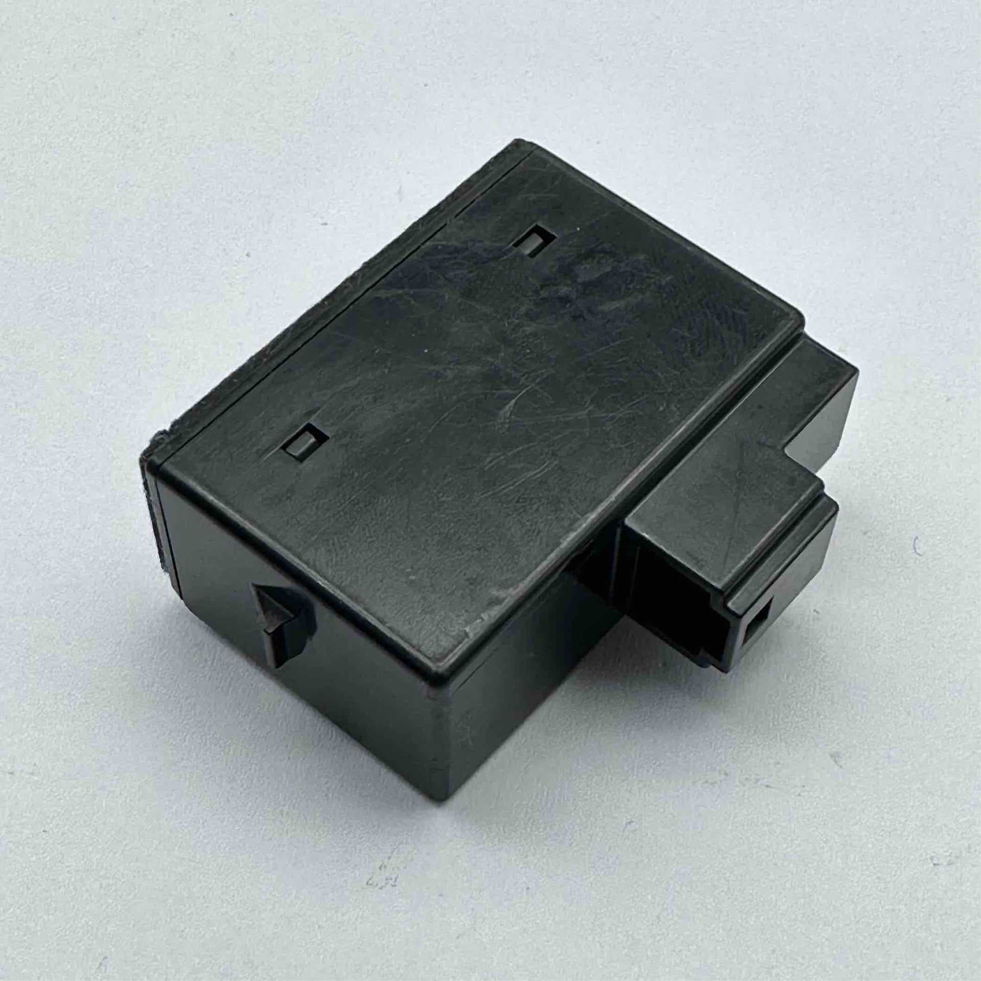 Genuine and brand new Outlander microphone intercom 28336W020P.
