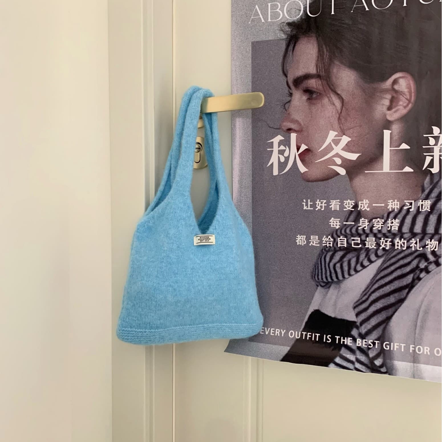 Korean-style wool-blend red handbag, 2025 autumn/winter new knitted tote bag, casual slouchy small bag for women