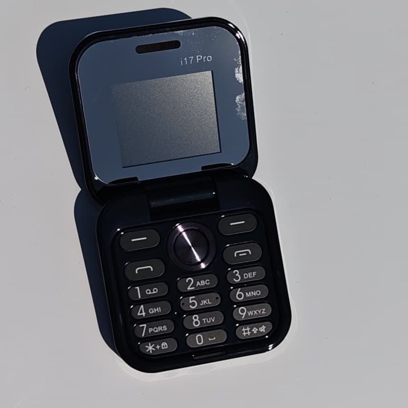 Cross-border foreign trade i17 mini dual SIM 2G non-smart phone flip phone button elderly mobile phone dual SIM wholesale