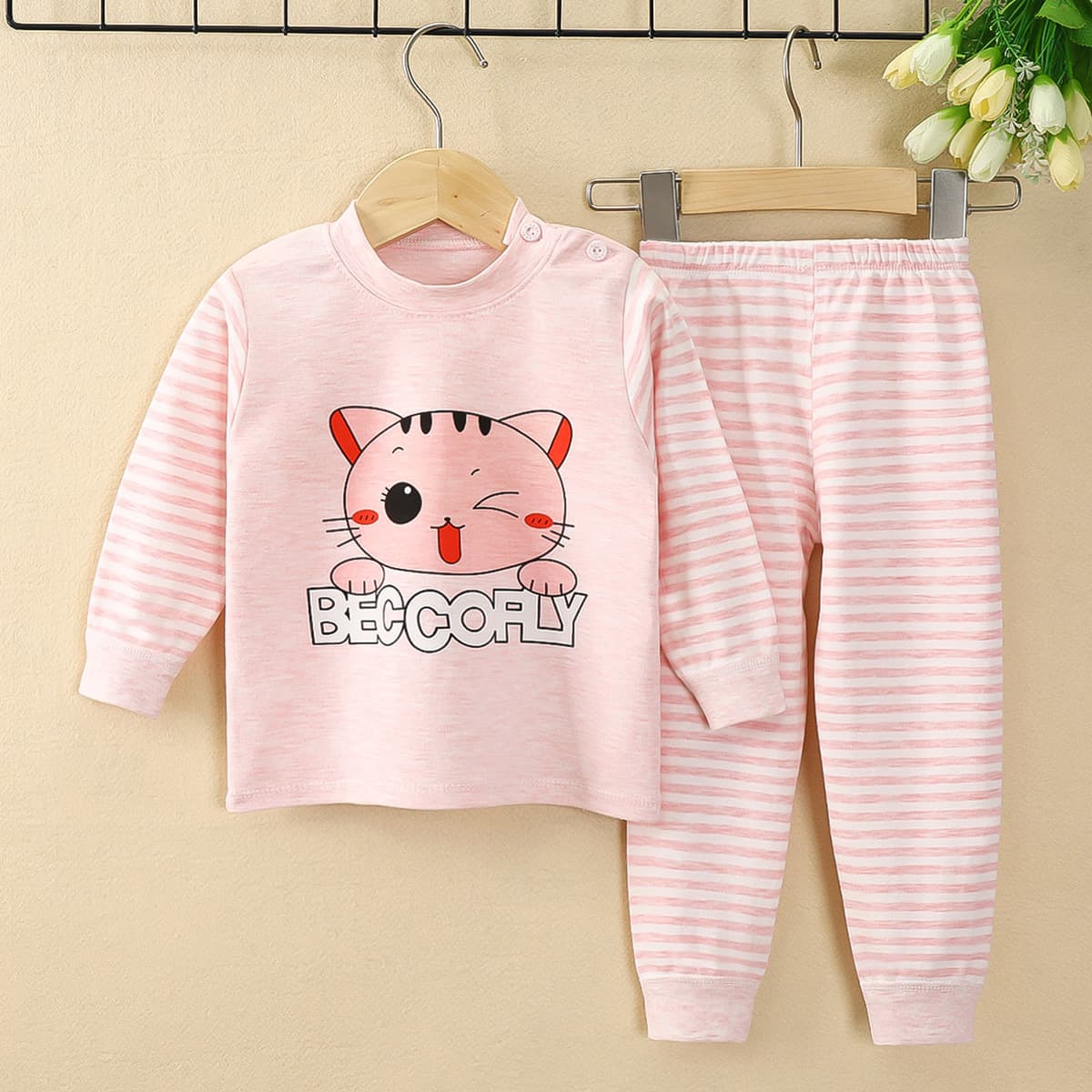 Factory direct sales of new children's autumn and winter colored cotton underwear for toddlers and babies, pure cotton thermal underwear sets.
