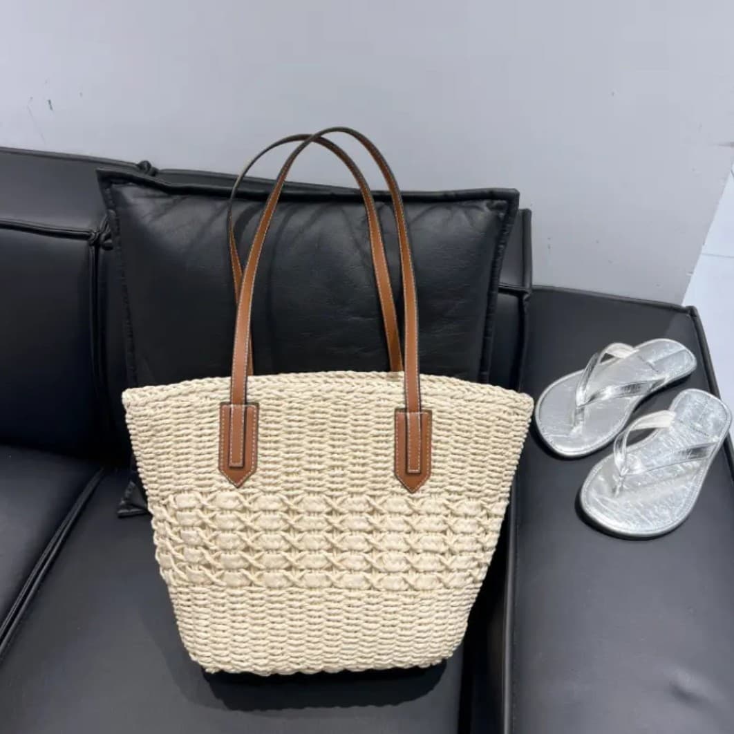 Versatile, chic, French-style, simple and stylish summer tote bag with large capacity, a must-have for going out. Willow woven storage.