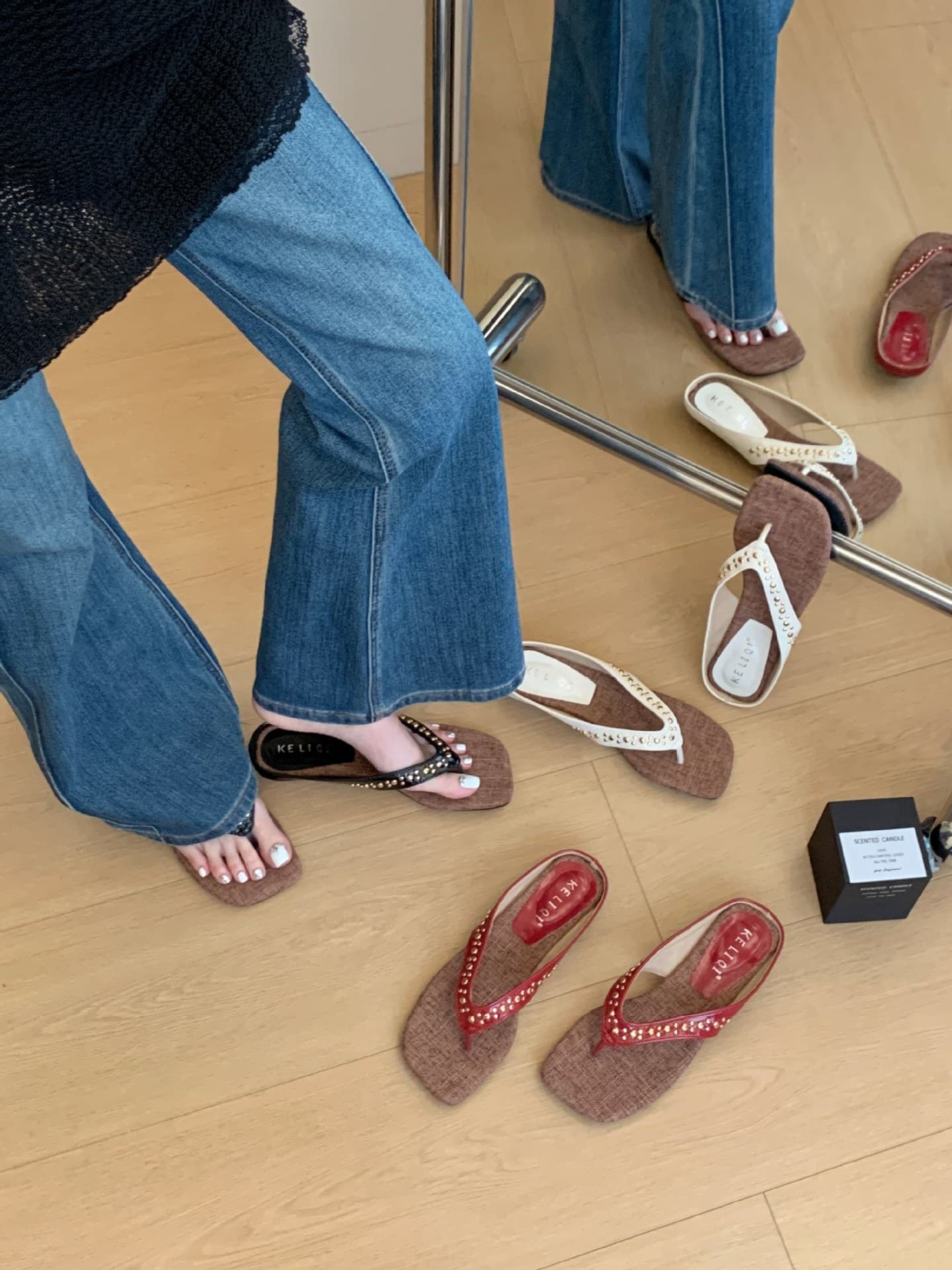 [Excluding Tax] 2026 Summer New Low Wedge Sequin Slide Sandals Wear Rivet Thong Sandals Low Heel Sandals