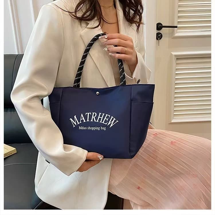 2025 Fashion Simple New Dopamine Handbag Large-Capacity Mom Outing Work Commute Versatile Handbag
