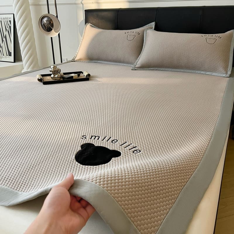 Class A Ice Bead Cooling Mat Three-Piece Set: Summer home use, foldable ice bead soft mat, summer single mat, washable.
