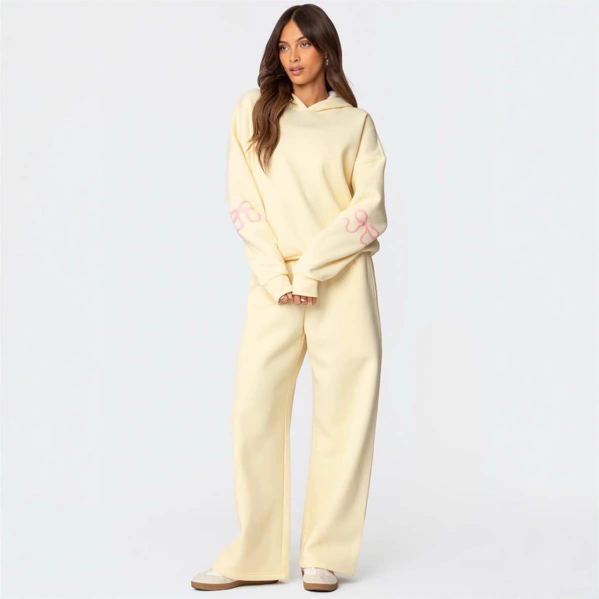 Women's Casual Autumn Winter Loungewear Set, Sweet Round Neck Loose Sweatshirt with Elastic Waist Straight Leg Sweatpants Two-Piece Set