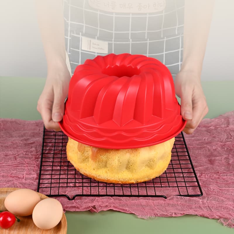 Silicone Pumpkin-Shaped Angel Cake Mold Deep Savarin 9-Inch Tube Chiffon Cake Pan Baking Mold