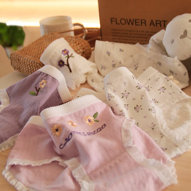 My Sister Says Purple Has Charm" Small Floral Pastoral Style Panties, Pure Cotton Antibacterial Gusset Triangle Panties A235