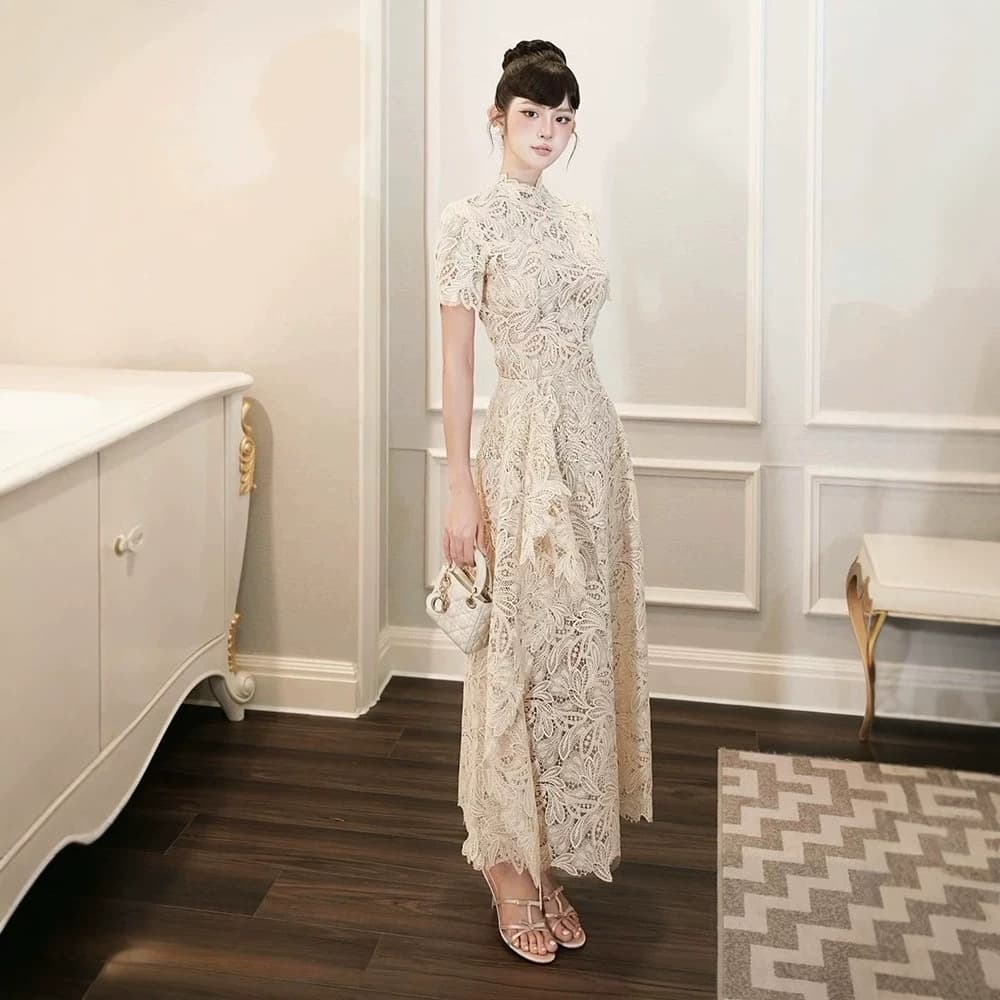 Elegant Lace Embroidered Short-Sleeve Dress for Women, High-End Luxury Slimming Long Dress with Waist Definition