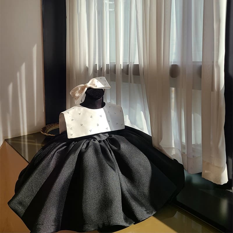 One-year-old dress black toddler banquet satin baby girl evening dress catches the week flower girl hosts the princess dress banquet western style