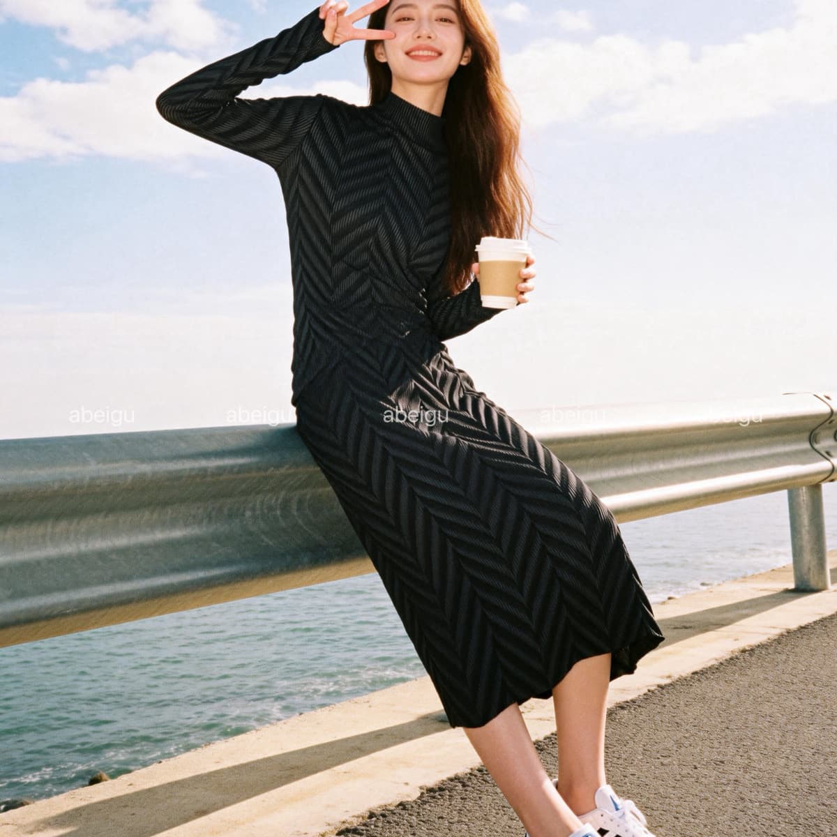 Zhejia - Zhai Feng Pleated High-End Pleated Top, Elegant Solid Color Round Neck Inner Layer, Spring New Long Sleeve T-Shirt 1609