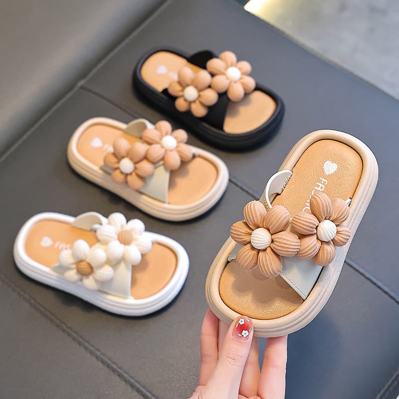 Summer Girls' Sandals, Non-Slip Soft Sole, Indoor Bathroom Slippers for Big and Medium Kids, Parent-Child Matching, Princess Style, Fashionable Outdoor Wear