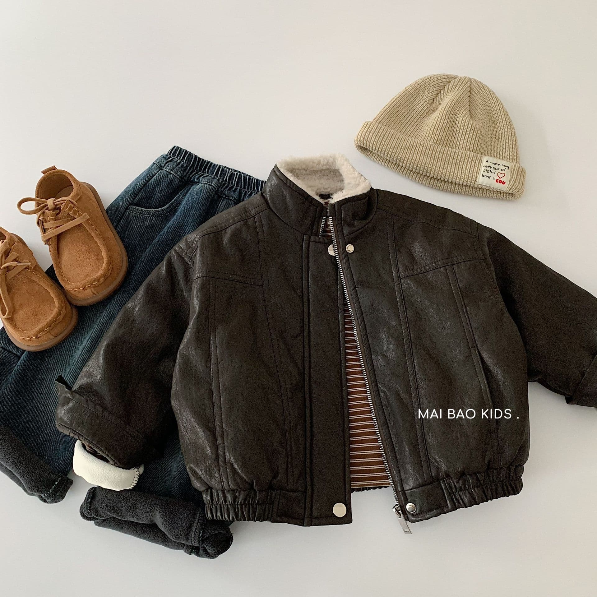 Maibao children's thick leather jacket, 2025 winter new style, handsome cotton-padded coat for boys and girls, winter clothes for toddlers and preschoolers, drop shipping available.