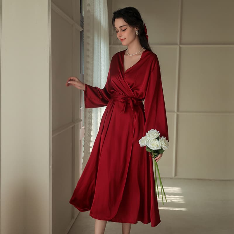 Bride's morning robe, red nightgown, wedding makeup, bridesmaids' wedding kimono, satin long bathrobe.