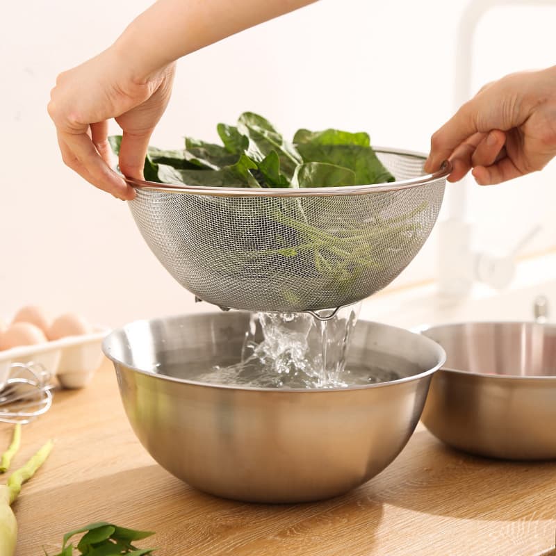 Japanese stainless steel drain basket set, baking and egg beating basin, cooking basin, rice sieve, salad basin with scale
