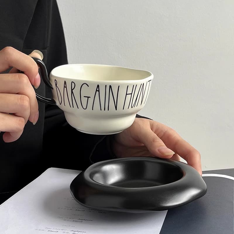 Creative European Ceramic Coffee Cup and Saucer Office Ceramic Cup Home Breakfast Cup Large Capacity Coffee Milk Cup and Saucer